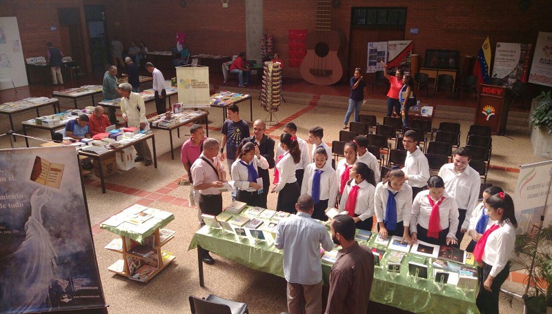 نمایش آثار اسلامی ایرانی در ونزوئلا+عکس