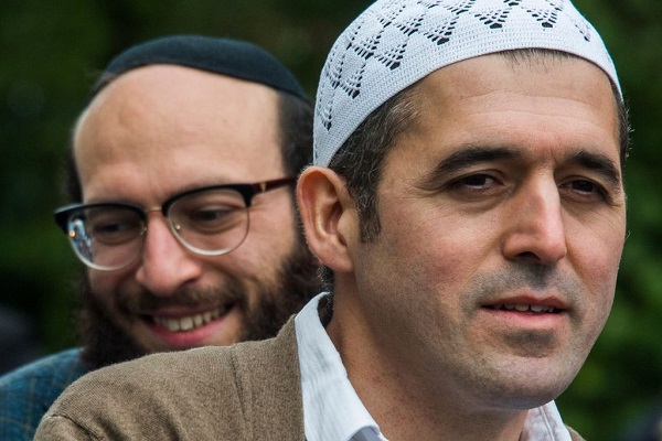 اقدام مبتکرانه ائمه مساجد، خاخامها و کشیشهای آلمانی برای احترام به ادیان اقدام مبتکرانه ائمه مساجد، خاخامها و کشیشهای آلمانی برای احترام به ادیان