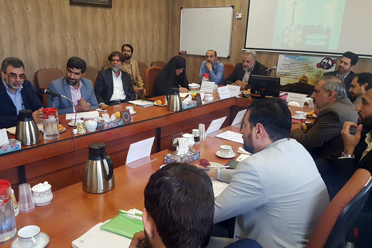 فرصت‌ها و چالش‌های فعالیت‌های قرآنی سپاه بررسی شد