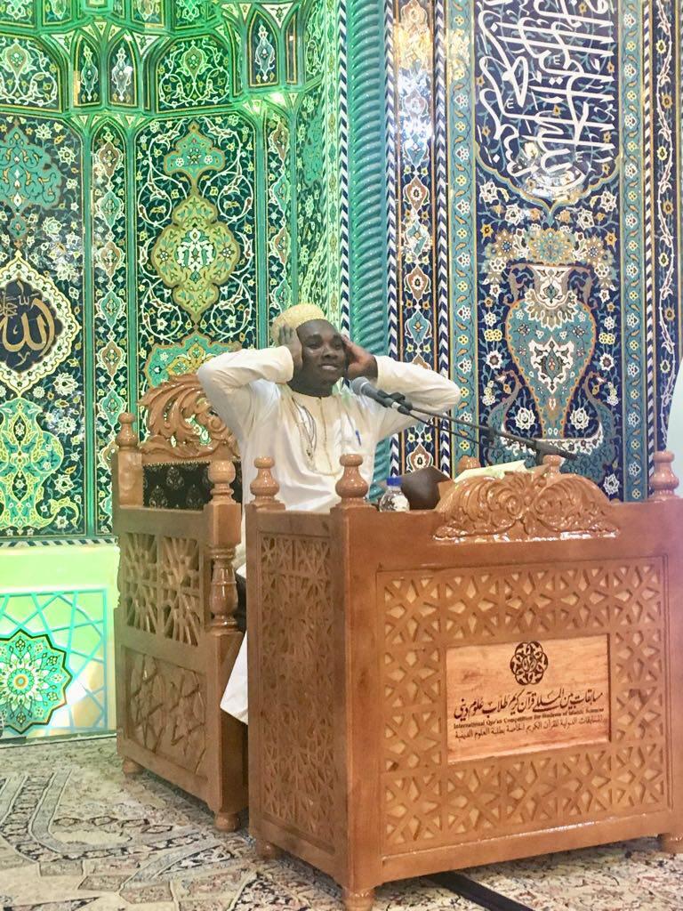 عکس&zwnj;های یادگاری حافظ سنگالی با ایرانی&zwnj;ها