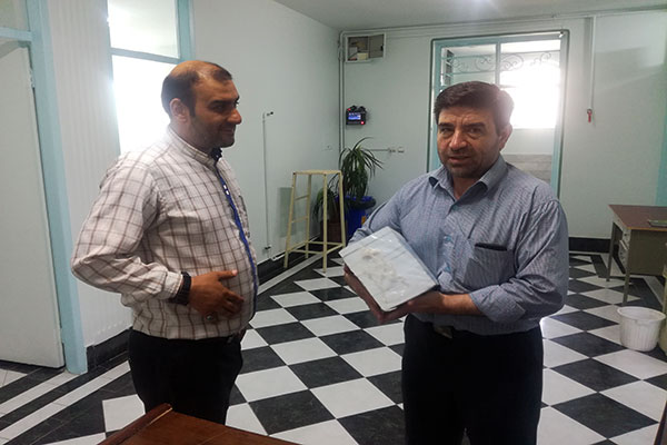 اهدای كتاب&zwnj;های مذهبی به هيئت حضرت ابوالفضل(ع) &laquo;کیکاور&raquo;