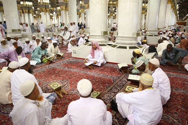حضور 86 هزار زائر در حلقه های قرآنی مسجدالنبی