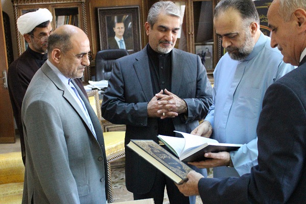 تدریس تفسیر قرآن وزیر اوقاف سوریه در مراکز دینی تدریس تفسیر قرآن وزیر اوقاف سوریه در مراکز دینی