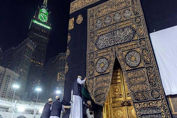 برگزاری مراسم تعویض پرده کعبه+عکس