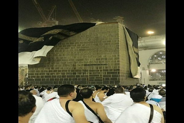 تندباد در مکه پرده کعبه را کنار زد/ فیلم+عکس