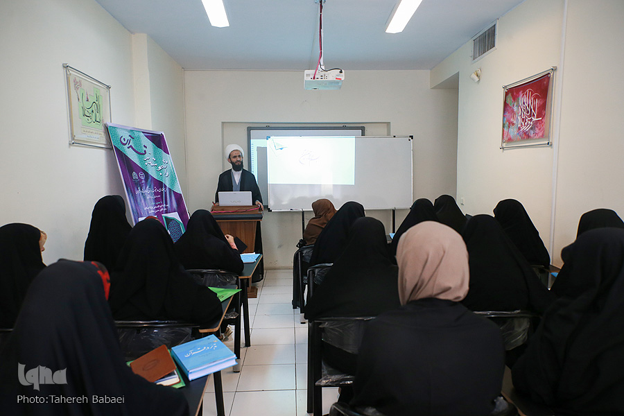 آموزش تدبر روش‌مند و تفاوت تدبر با تفکر در قرآن؛ محور‌های دوره دانشجو متدبر قرآنی