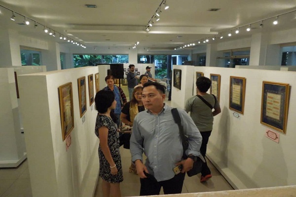 نمایش مناجات و عرفان در گالری نقاش معروف مانیل+عکس