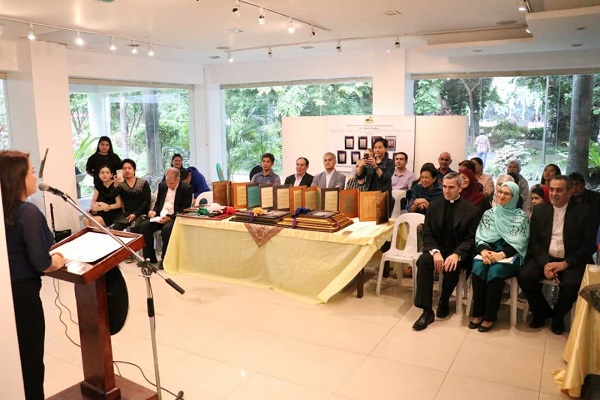 نمایش مناجات و عرفان در گالری نقاش معروف مانیل+عکس