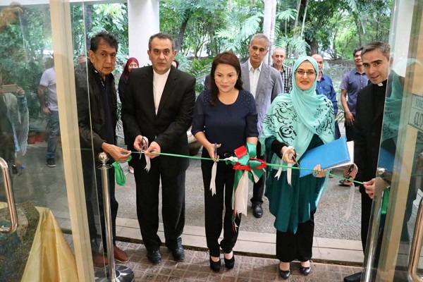 نمایش مناجات و عرفان در گالری نقاش معروف مانیل+عکس