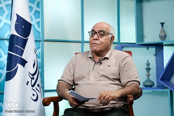 رد نشود////مرادی ///فلسفه اسلامی در خواب است و هیچ سؤال جدیدی مطرح نمی‌کند/نیازمند آموختن فلسفه غرب و بازسازی فلسفه اسلامی هستیم