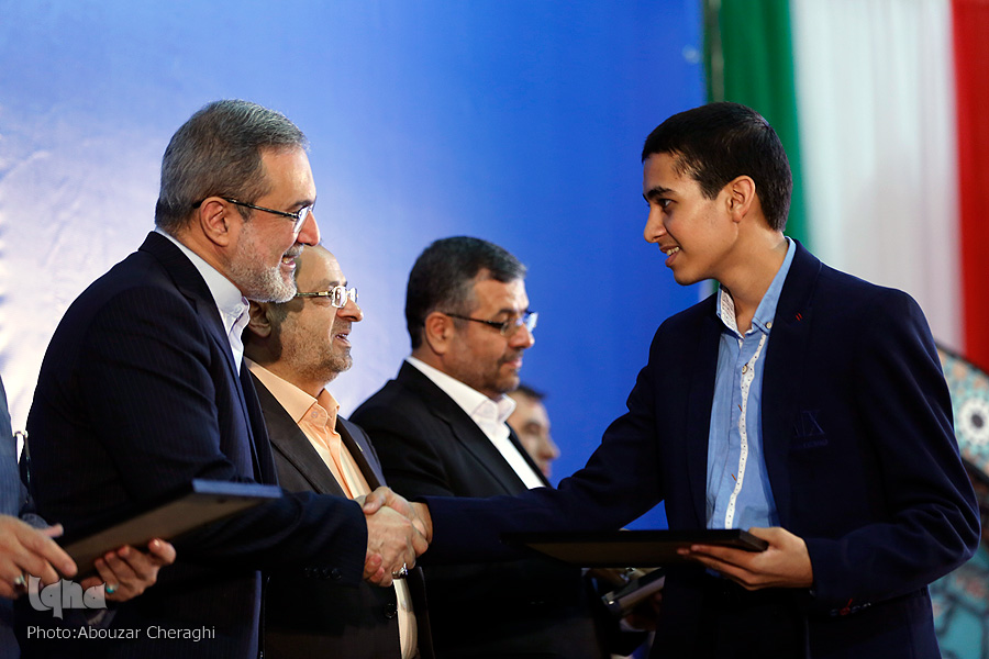 اعلام اسامی برگزیدگان بخش آوایی مسابقات قرآن پسران دانشآموز اعلام اسامی برگزیدگان بخش آوایی مسابقات قرآن پسران دانشآموز