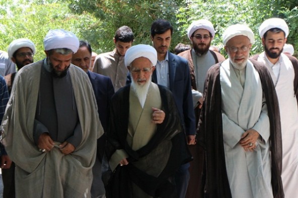 لزوم حضور مستمر روحانیون در مناطق محروم