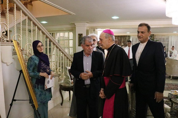 هنرمند قرآنی ایران و نامه‌ای به پاپ+متن/ ما مسلمانان، انجیل را نور می‌دانیم