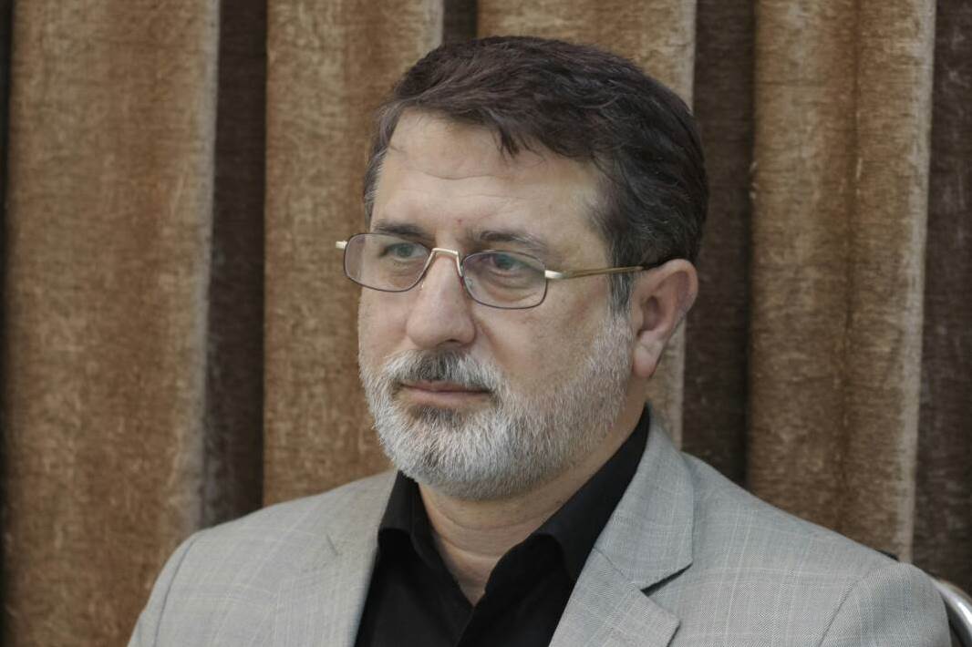 ی ی