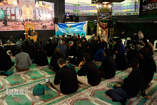 مسجد جامعالمهدی(عج) پذیرای احیاگران شب عاشورا/ برپایی سنت هر ساله کرسی تلاوت