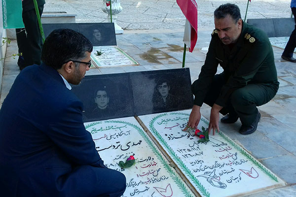 عطر‌افشانی و گلباران مزار شهدا در کوهبنان + تصاویر