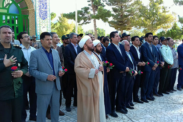 عطر‌افشانی و گلباران مزار شهدا در کوهبنان + تصاویر