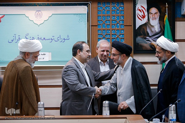 ادامه فعالیت هیئت رسیدگی به امور موسسات / تشکیل کارگروهی برای رفع مشکلات / تجلیل از رئیس سابق سازمان تبلیغات