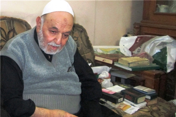 نماز برای حاجت و توصیه&zwnj;های کلیددار قدیمی حرم حضرت عباس (ع) به پدر و مادر&zwnj;ها و جوانان