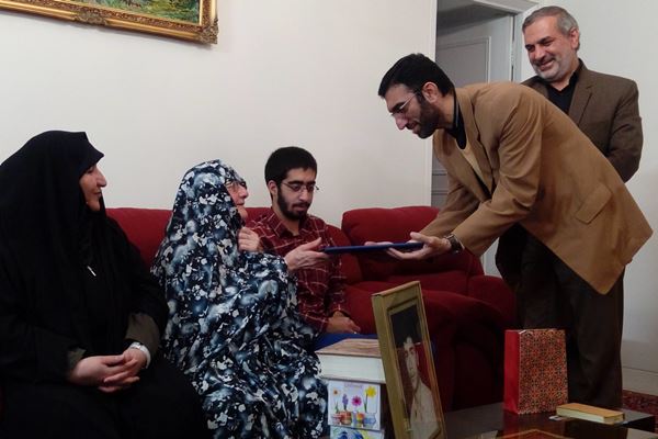 بیستمین دیدار جامعه قرآنی با خانواده شهید مجید فلاح