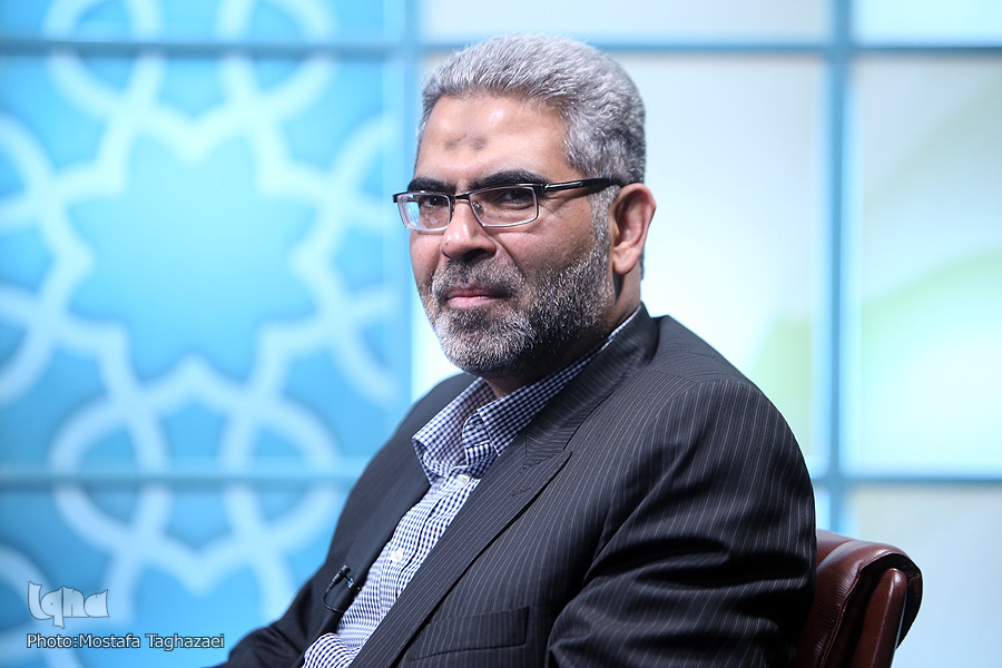 صمصامی: بانک‌ها حیله‌های فقهی لازم را برای عقود پیدا کرده‌اند/ بانک‌های اسلامی الگوی خود را از بانک ربوی گرفته‌اند/ محقق‌نیا: سیستم مالی وحی منزل نیست/ معنای «پول را چند بخریم؟» چیست.