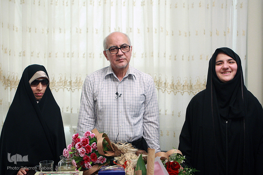 11 رتبه اول در مسابقات قرآن و قهرمانی در شنا