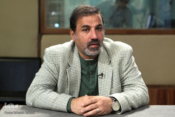 علی سلیمانی: «تنگه ابوقریب» ظرفیت الگو بودن را دارا است / سینمای دفاع مس، اسیر شعارها شده است