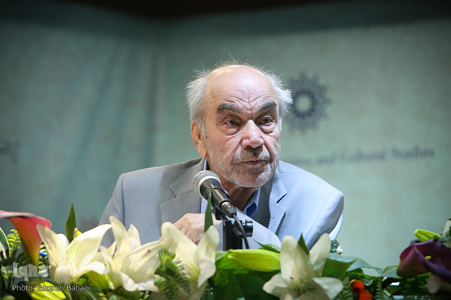 تعلق شبه‌دینی به تجدد داریم/ جهان جدید سکولار است