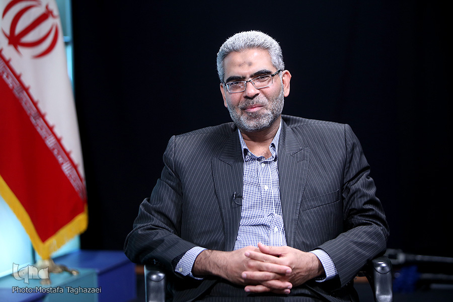 صمصامی: بازی با کلمات در «طرح بانکداری جمهوری اسلامی»/ محقق‌نیا: سود اعلامی بانک مرکزی وحی منزل است/ با یک ایمیل درخواست اظهارنظر کردند