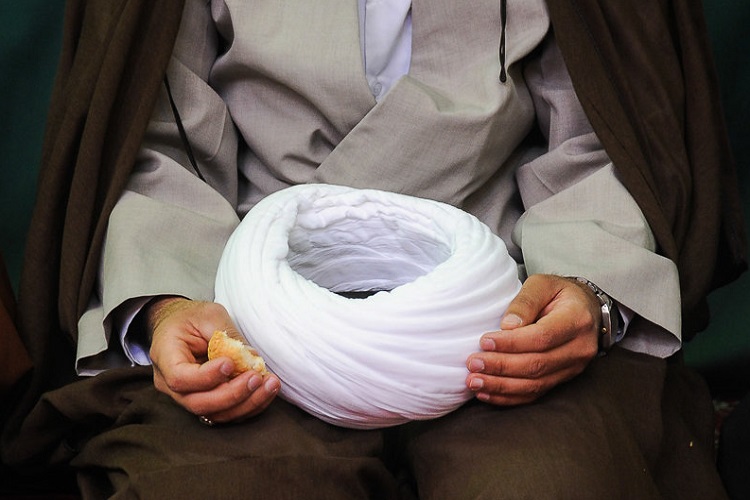 پارادوکس به نام «طلبه بی لباس»