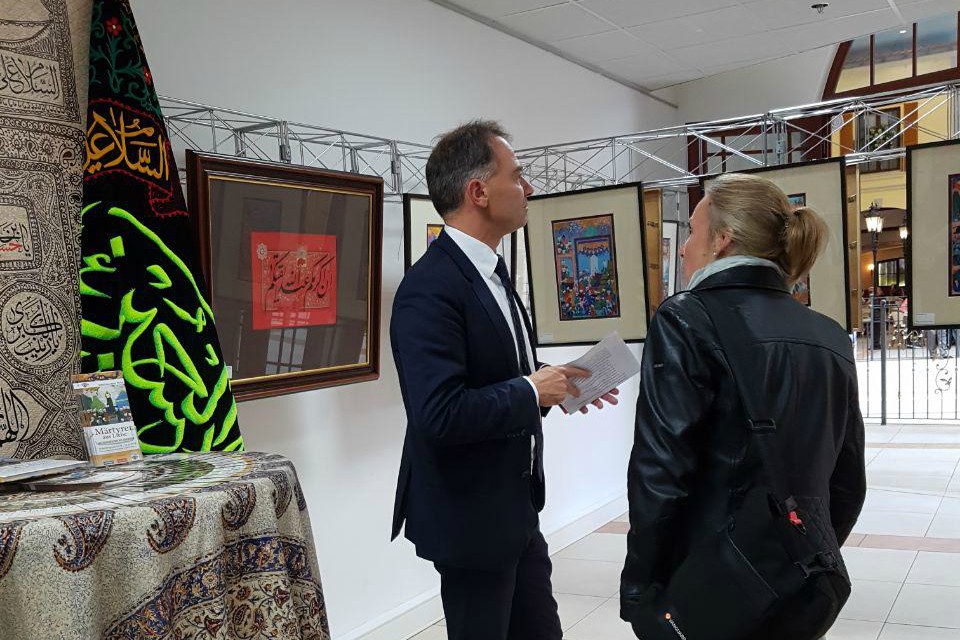 نمایشگاه عاشورایی هنرمند اهل سنت در آلمان+عکس