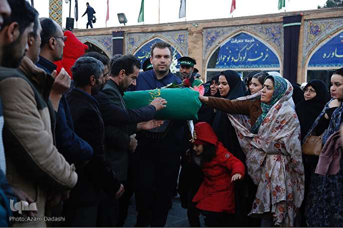 آیین تعویض پرچم امامزاده حسین (ع) قزوین