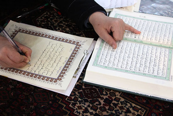 کتابت قرآن؛ بزرگترین آرزوی بانوی خوشنویس