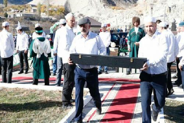 نمایش یادگارهای منسوب به پیامبر(ص) در داغستان /انگلیسی