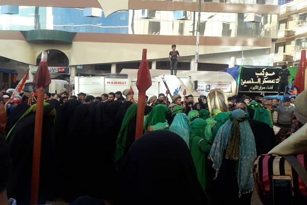 روایت ایکنا از کاروان اسرای شام در خیابان های کربلا