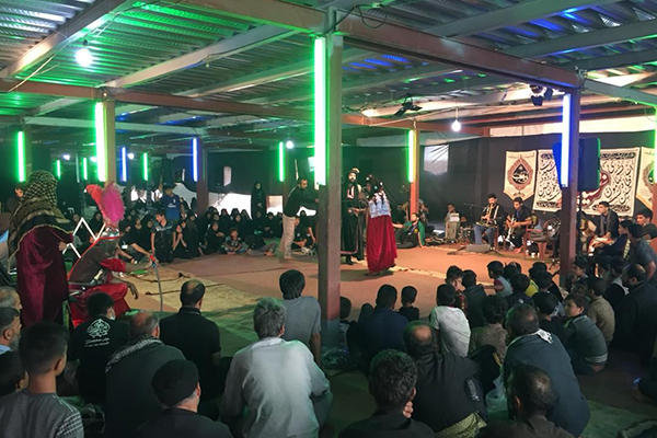 استقبال زائران اربعین از نمایشهای همایش «روایت راهیان» استقبال زائران اربعین از نمایشهای همایش «روایت راهیان»