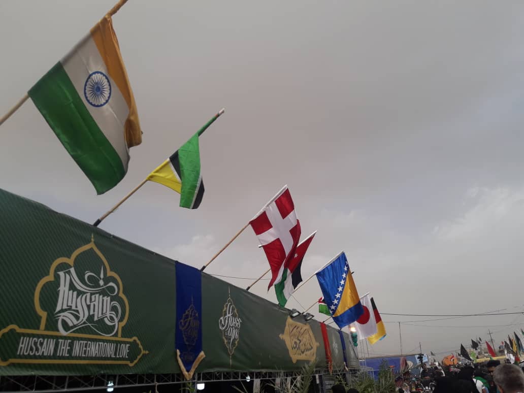 حسین عشق جهانی؛ میعادگاه زوار خارجی در عمود ۹۷۵