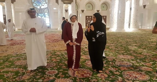 گام بلند امارات برای عادی سازی روابط با اسرائیل/ وزیر صهیونیست در مسجد ابوظبی+عکس