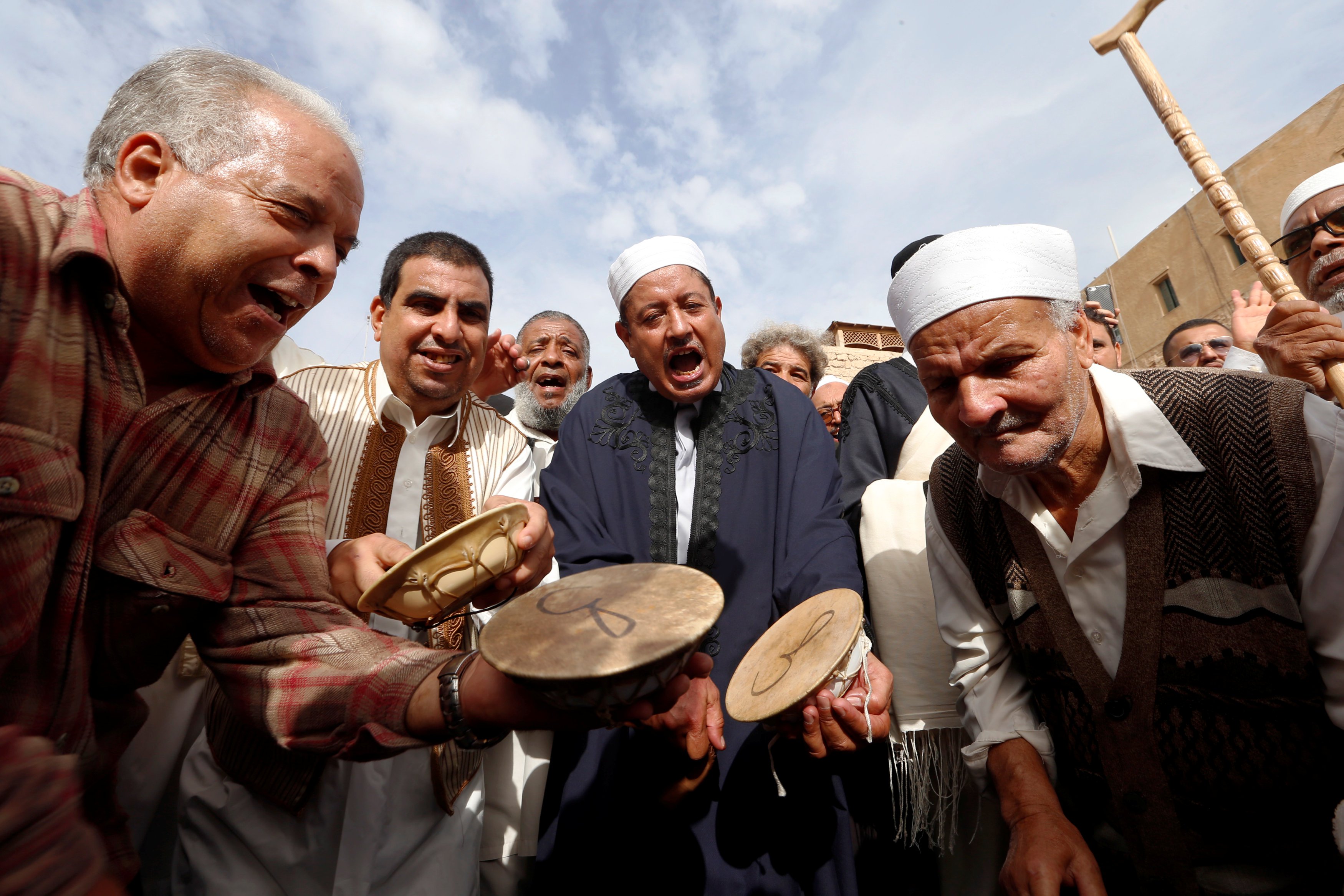 وقتی ناقوس مؤمنان برای فخر کائنات خوش می‌نوازد+عکس