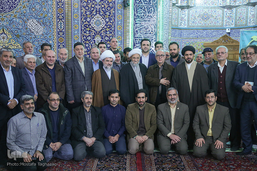 بازاریان از دارالقرآن مسجد امام خمینی(ره) حمایت کنند