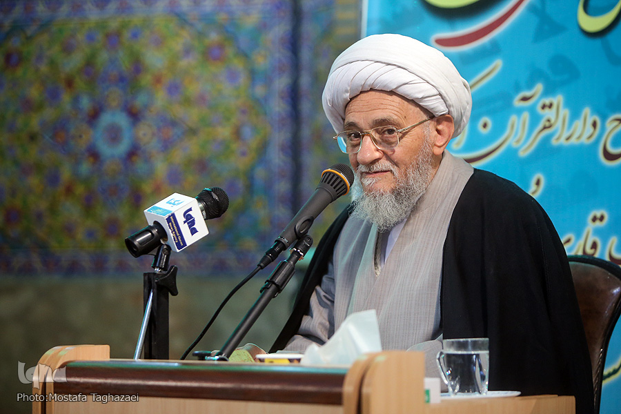 بازاریان از دارالقرآن مسجد امام خمینی(ره) حمایت کنند