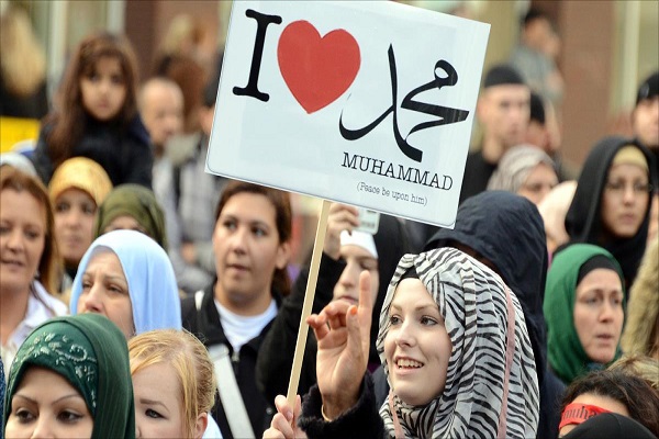 گفتگو***شخصیت زن مسلمان در نگاه اروپاییها بسیار غیرواقعی است گفتگو***شخصیت زن مسلمان در نگاه اروپاییها بسیار غیرواقعی است