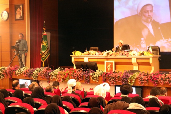 تجلیل از برگزیدگان دو طرح قرآنی  در استان فارس + عکس