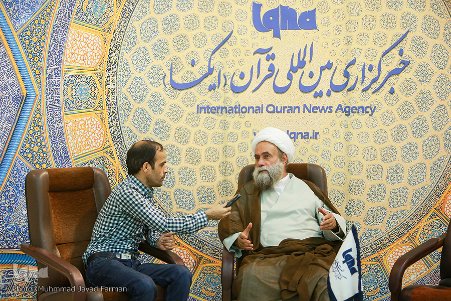 نمایش ترجمه‌های قرآن در حاشیه مسابقات بین‌المللی/ تلاش برای تهیه تفسیری مختصر و امروزی