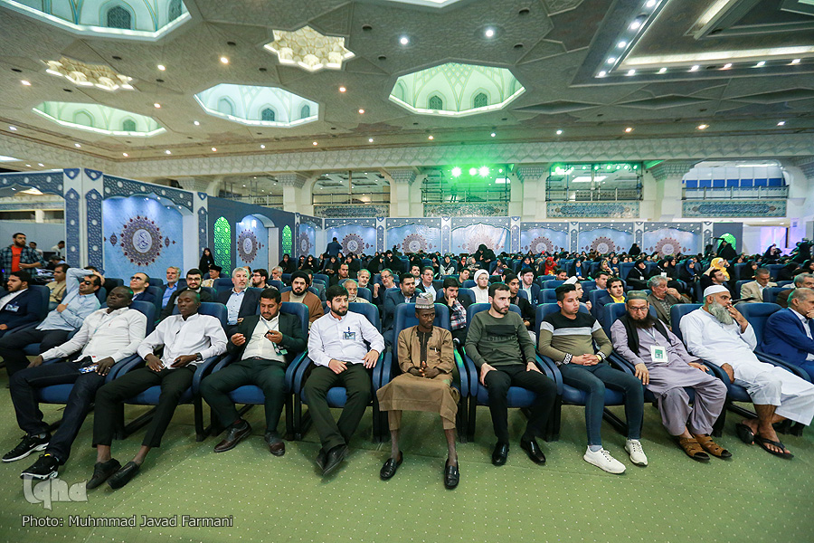 گزارشی از جوانان حاضر در سالن مسابقات