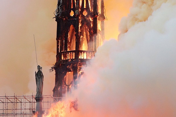 اظهار تأسف شیخ الازهر از آتش‌سوزی کلیسای نوتردام