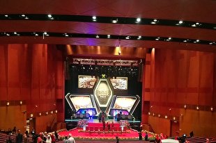 خودنمایی تلاوت زیبای قاری فیلیپین در میان تلاوت‌های بی‌هیجان سایر قراء