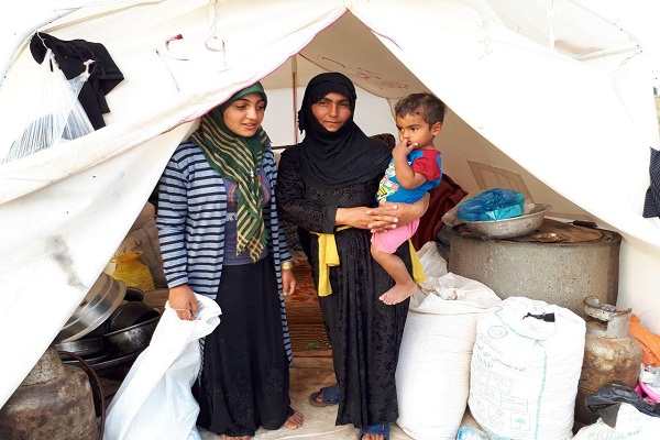 برق امید در چشمان سیل‌زدگان با صدای هر هلی‌کوپتر‌ها/ امدادرسانی سرگرد خلبانی که حافظ کل قرآنست/ برنامه قرآنی اولویت نخست زندگی باشد