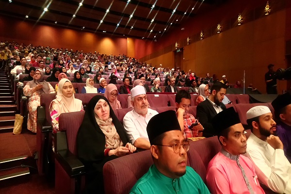 شب داغ «پلنری» و خاطره سازی نماینده ایران برای مردم مالزی + عکس شب داغ «پلنری» و خاطره سازی نماینده ایران برای مردم مالزی + عکس