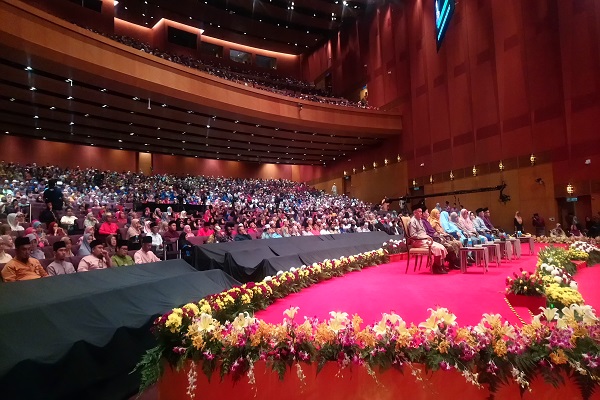 حضور متسابقان در کاخ ملی در روز پایانی مسابقات + عکس